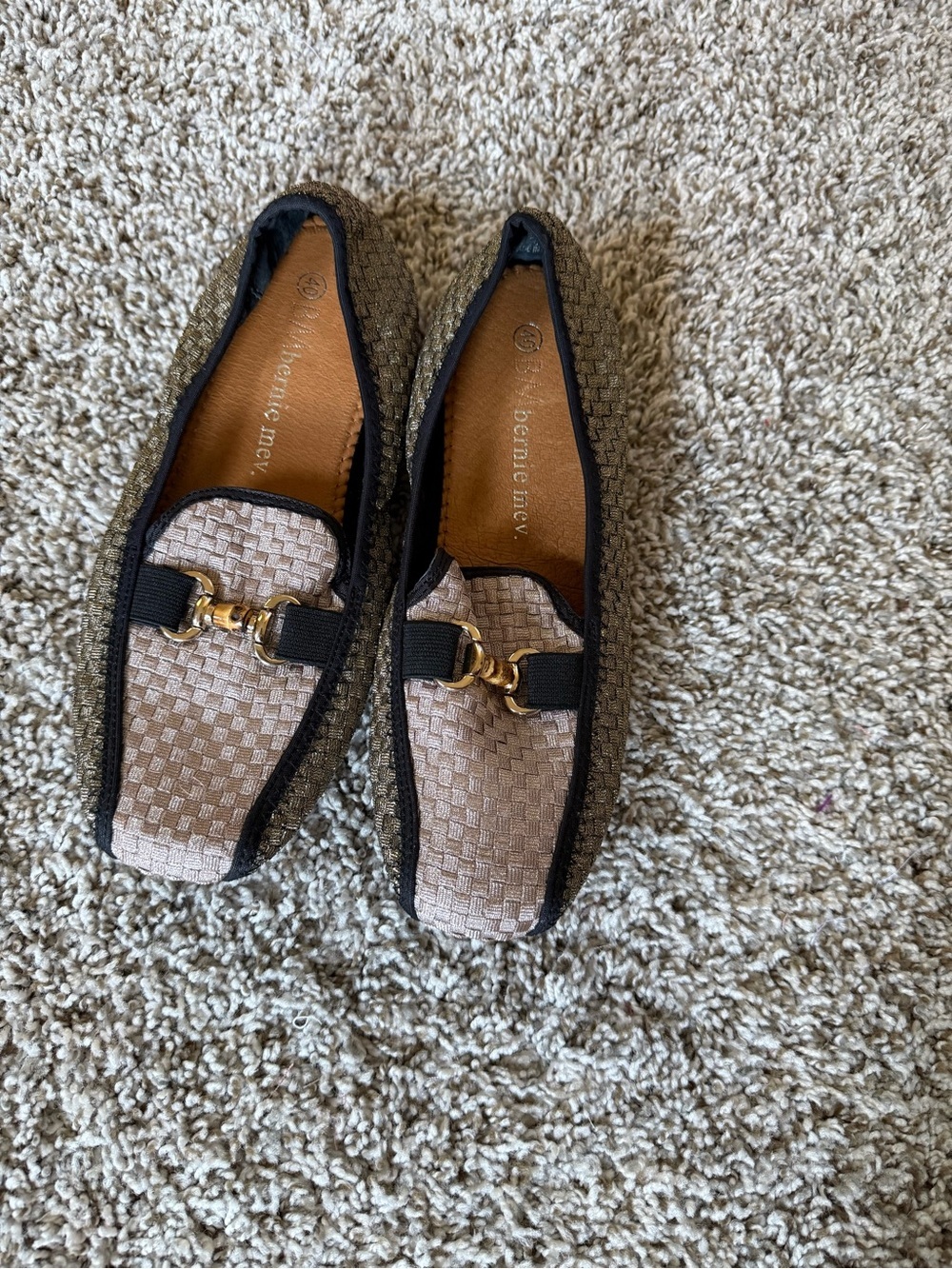 bernie mev. Beige and Black Woven Loafers with Gold Hardware